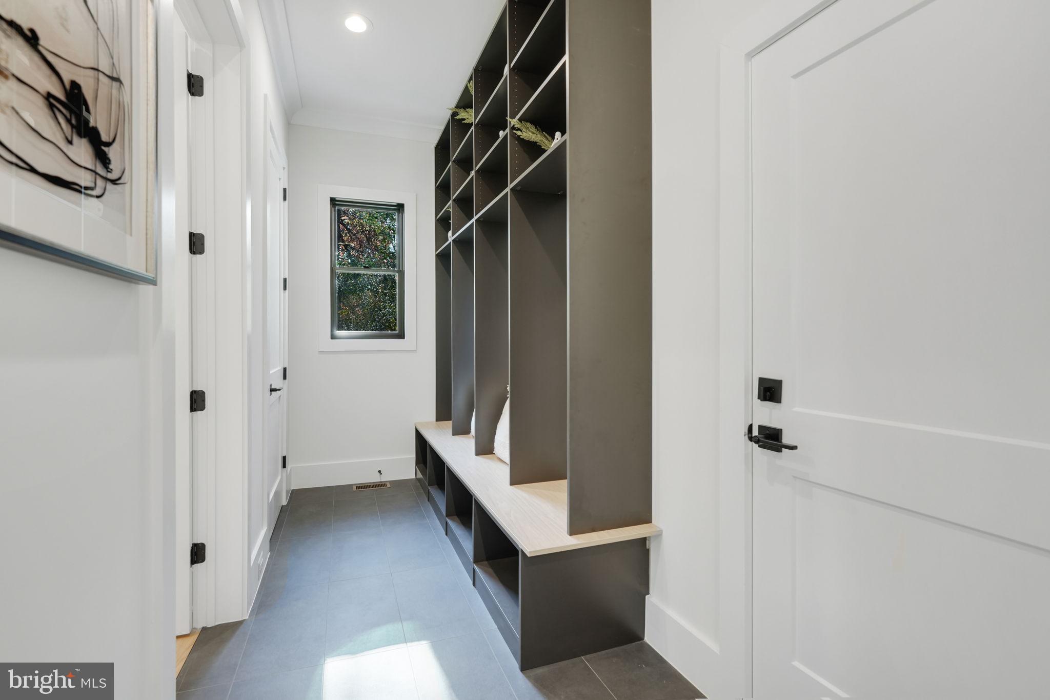 DONNA LEE GARDENS - Residential