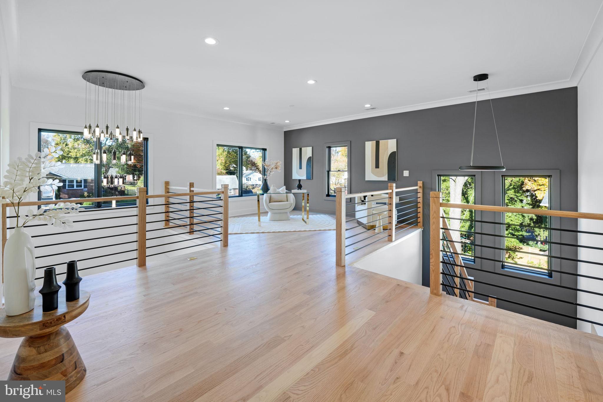 DONNA LEE GARDENS - Residential