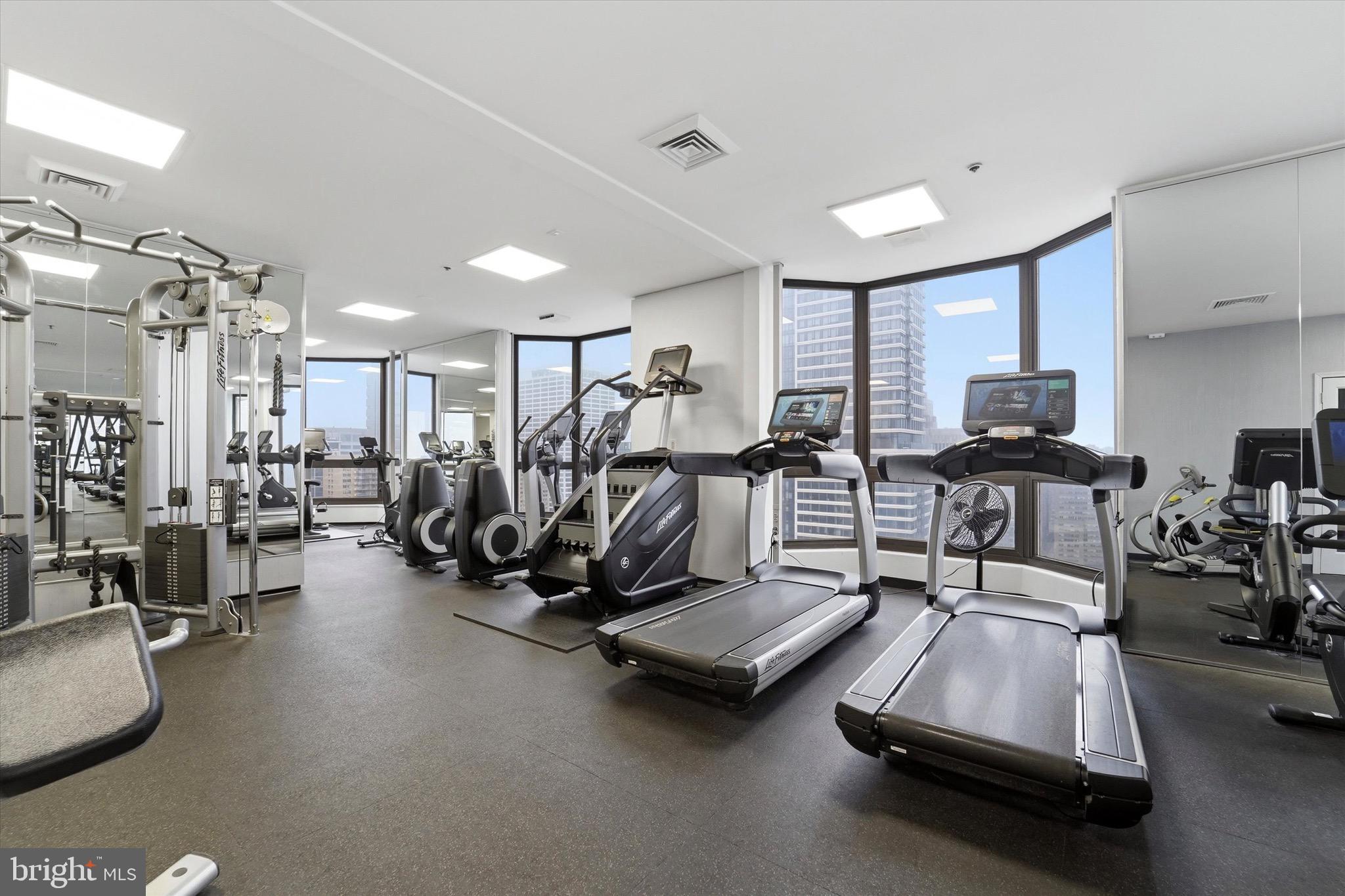 RITTENHOUSE SQUARE - Residential