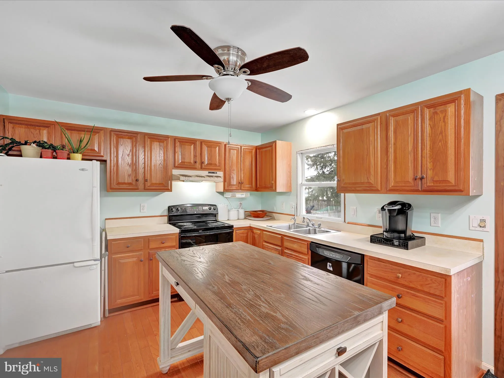 Mount Joy, Pennsylvania 17552, United States, 3 Bedrooms Bedrooms, ,2 BathroomsBathrooms,Residential,Pending,7041