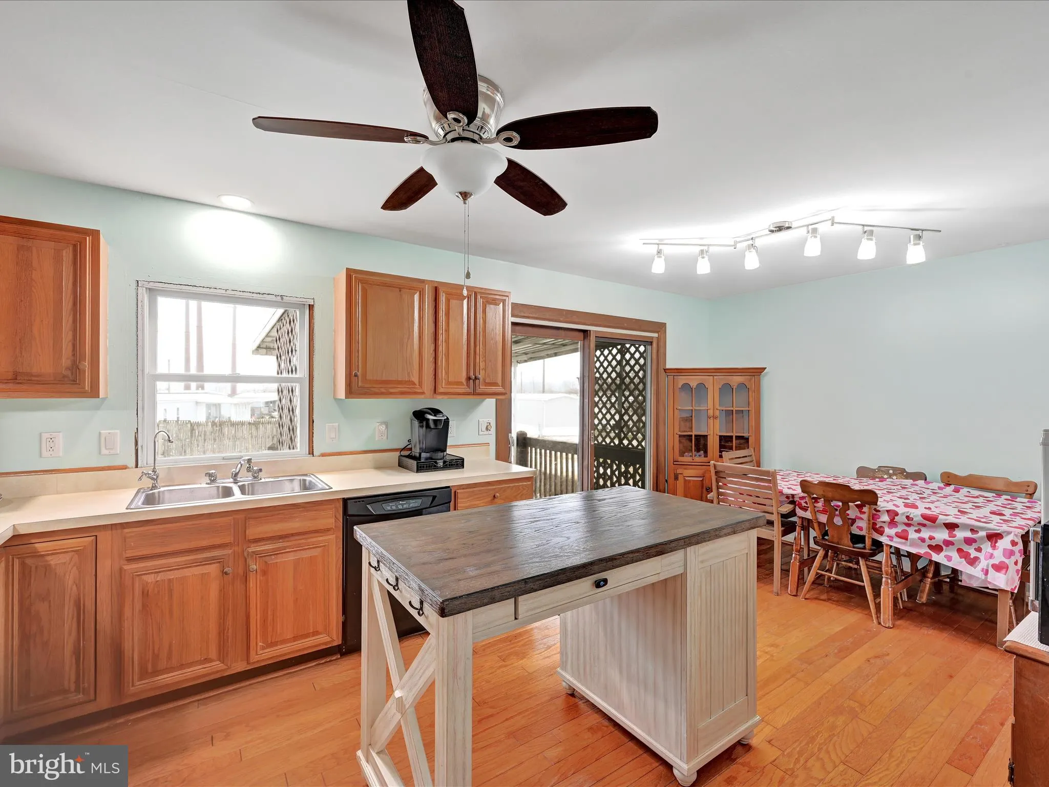 Mount Joy, Pennsylvania 17552, United States, 3 Bedrooms Bedrooms, ,2 BathroomsBathrooms,Residential,Pending,7041