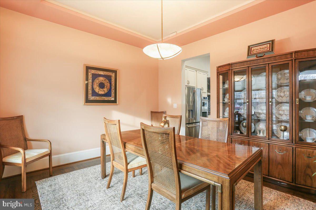 KENSINGTON KNOLLS - Residential