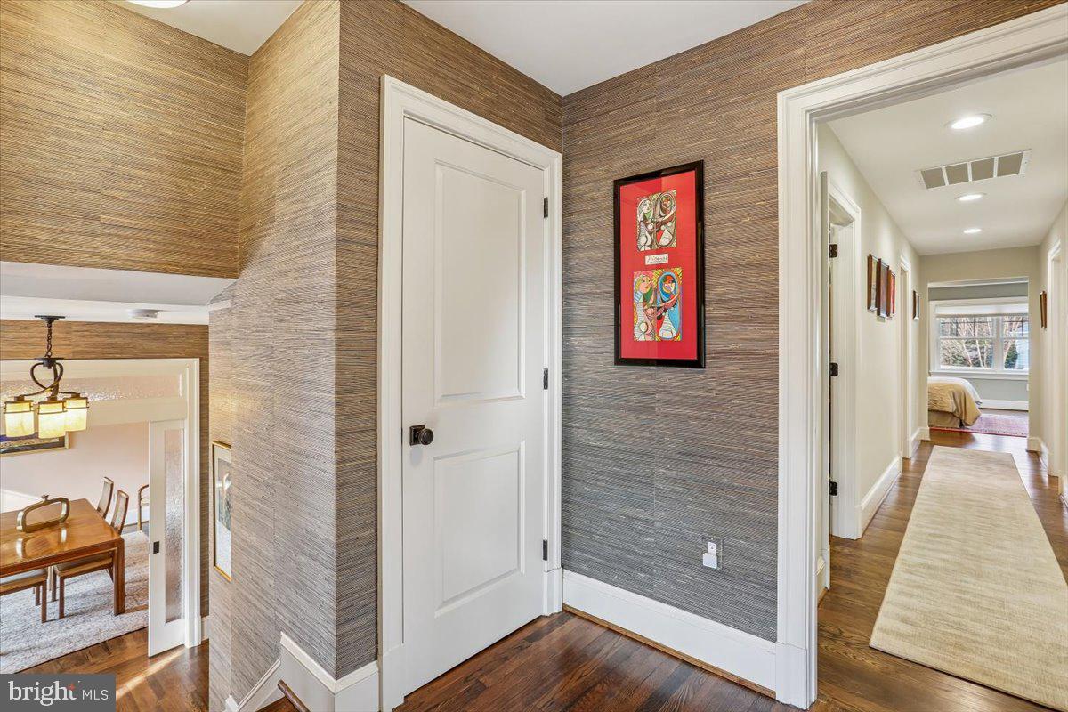 KENSINGTON KNOLLS - Residential