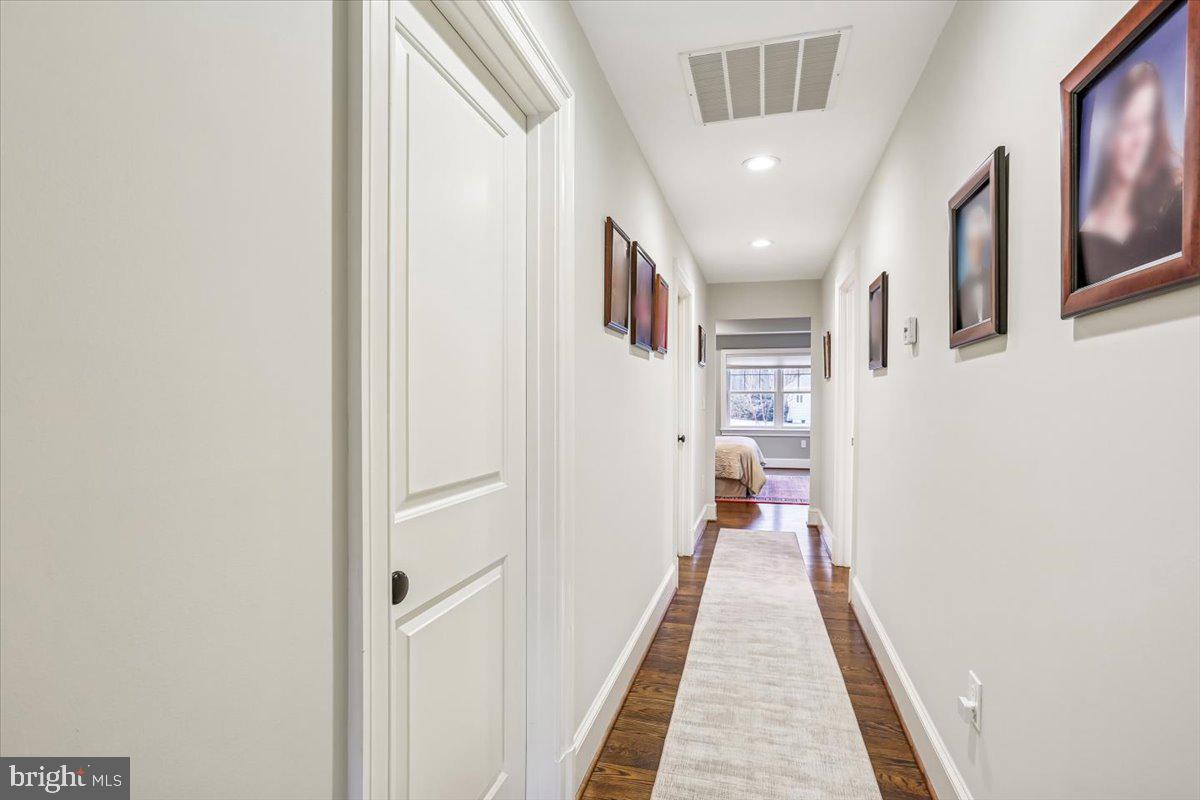 KENSINGTON KNOLLS - Residential