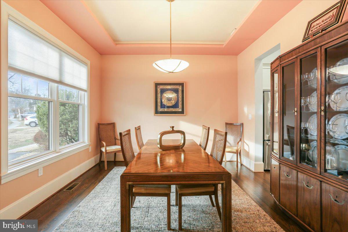 KENSINGTON KNOLLS - Residential