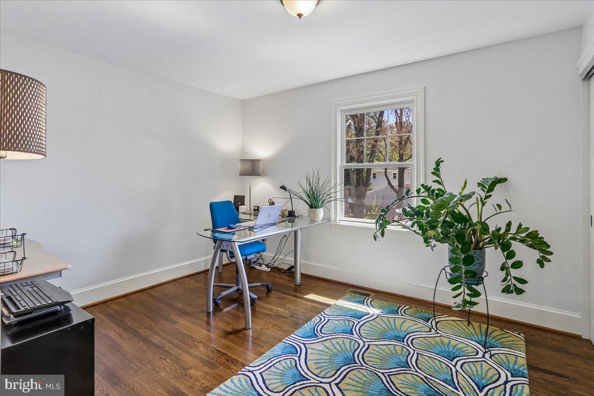 KENSINGTON KNOLLS - Residential