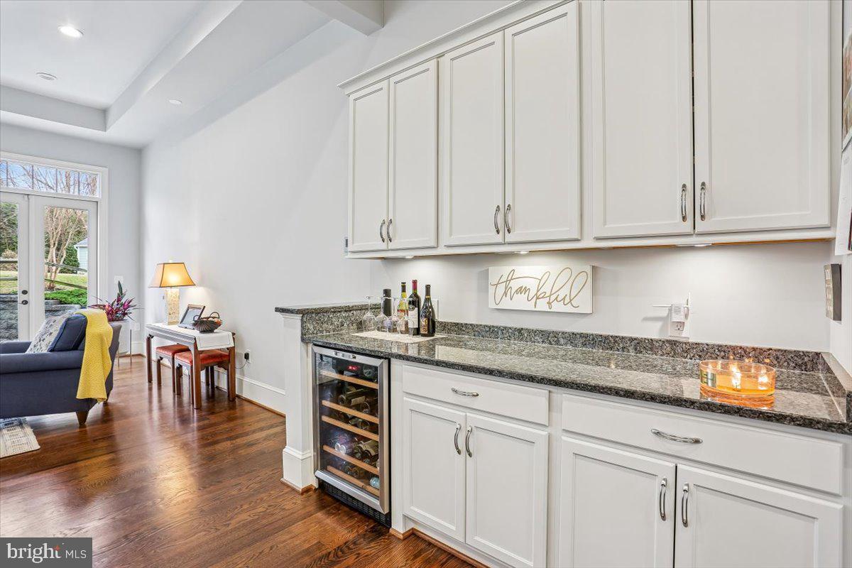 KENSINGTON KNOLLS - Residential