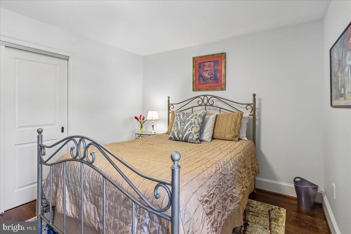 KENSINGTON KNOLLS - Residential