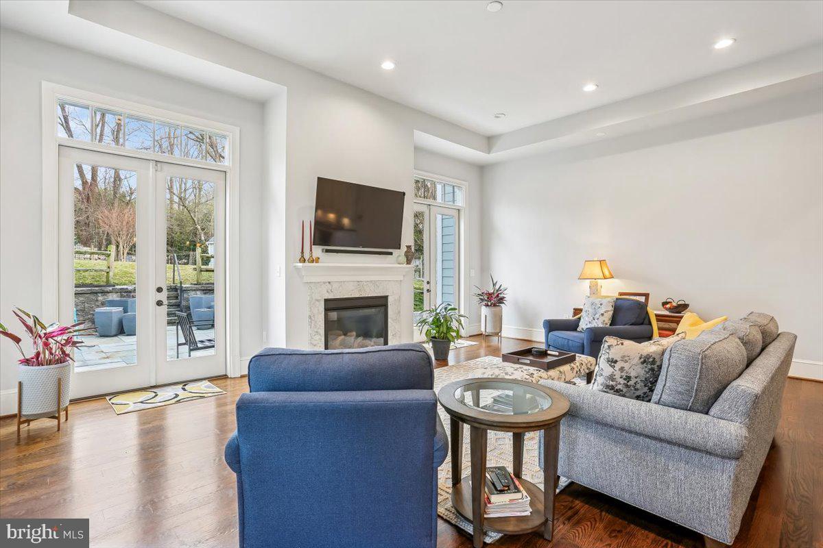 KENSINGTON KNOLLS - Residential