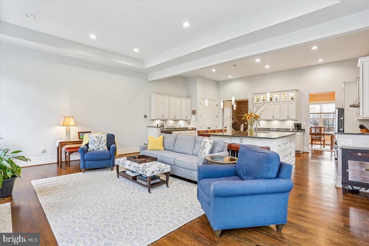 KENSINGTON KNOLLS - Residential