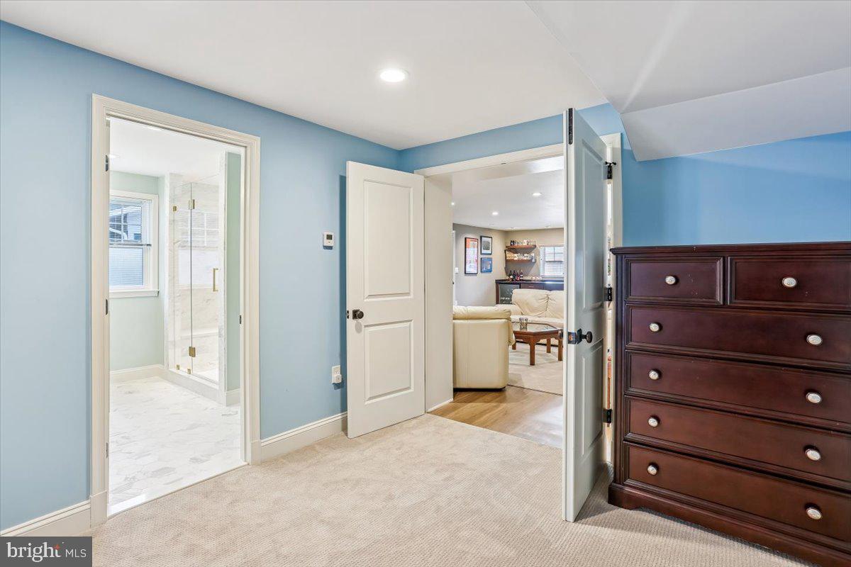 KENSINGTON KNOLLS - Residential