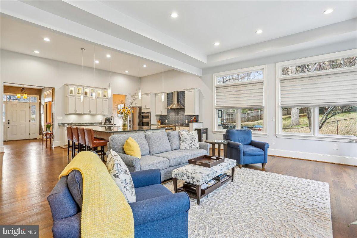 KENSINGTON KNOLLS - Residential