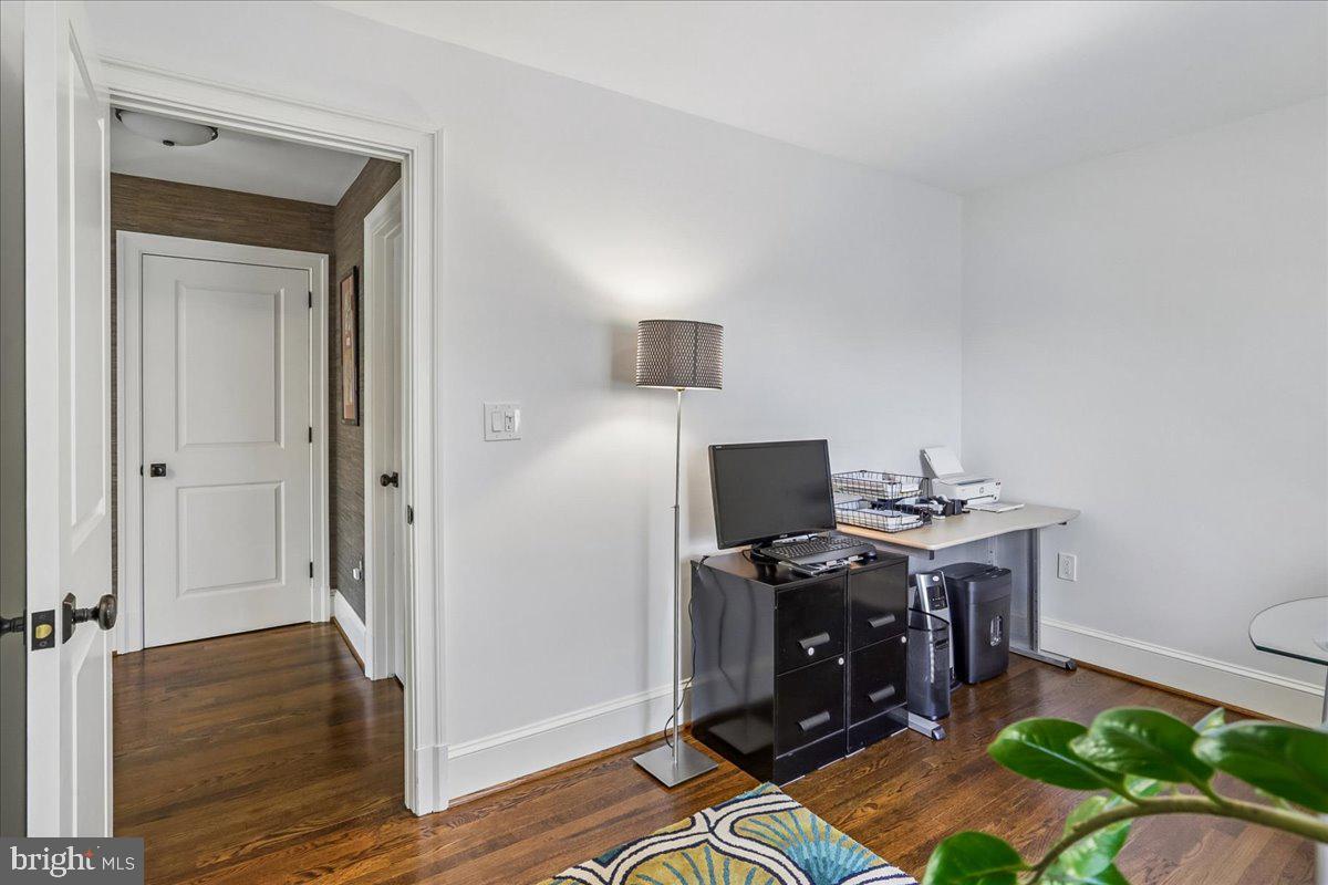 KENSINGTON KNOLLS - Residential