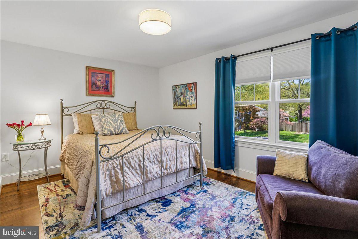 KENSINGTON KNOLLS - Residential