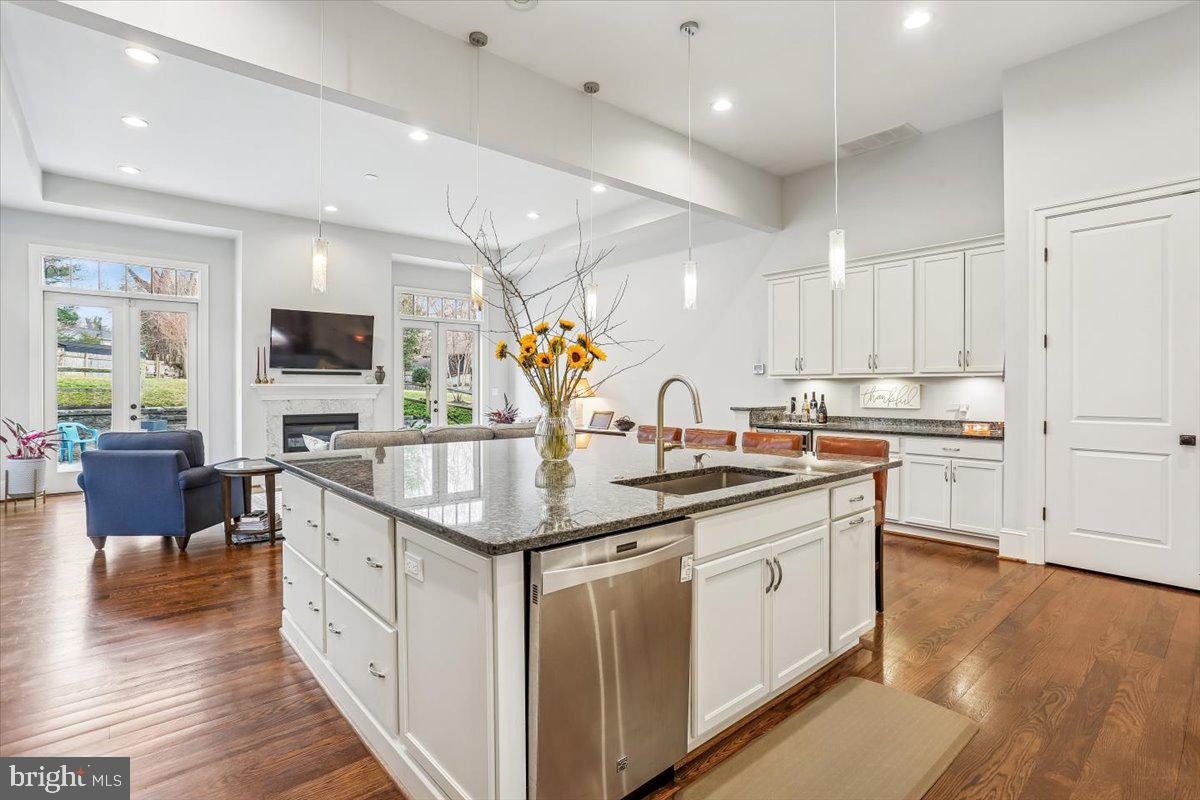 KENSINGTON KNOLLS - Residential