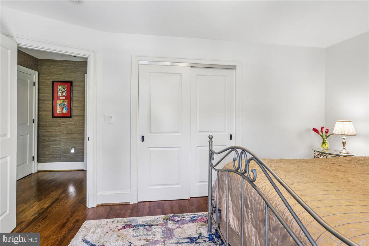 KENSINGTON KNOLLS - Residential