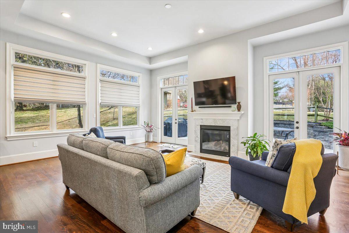 KENSINGTON KNOLLS - Residential