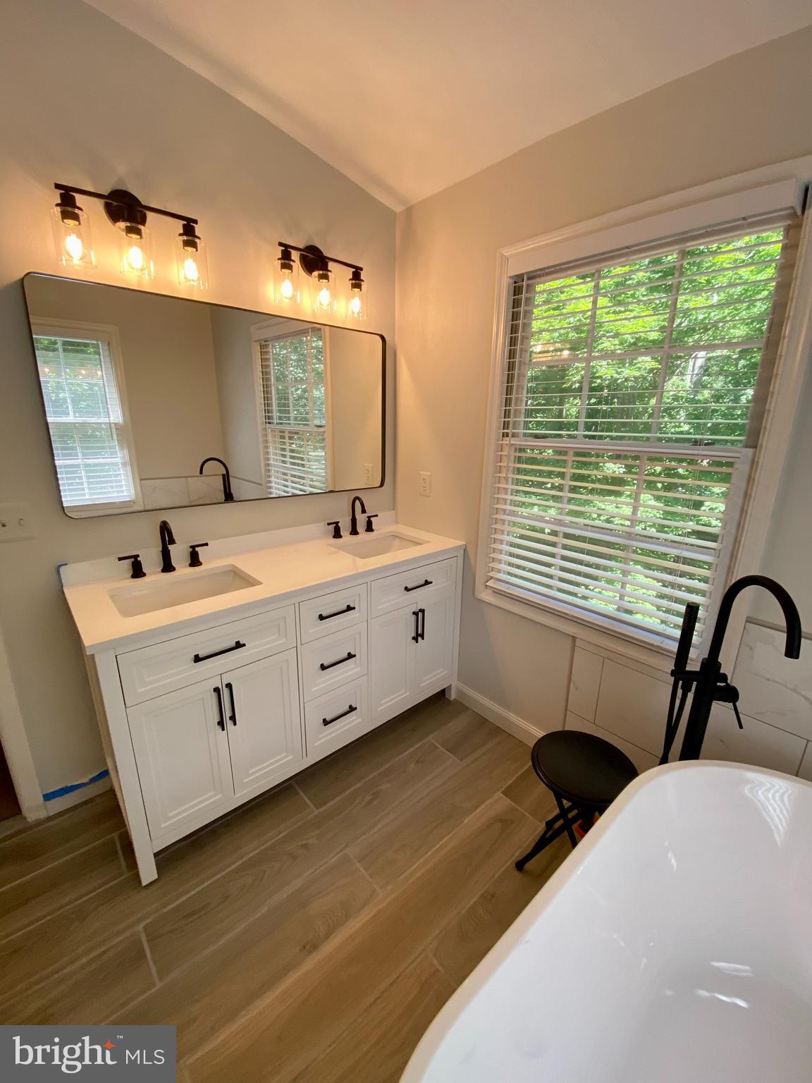 12165 ABBEY GLEN COURT