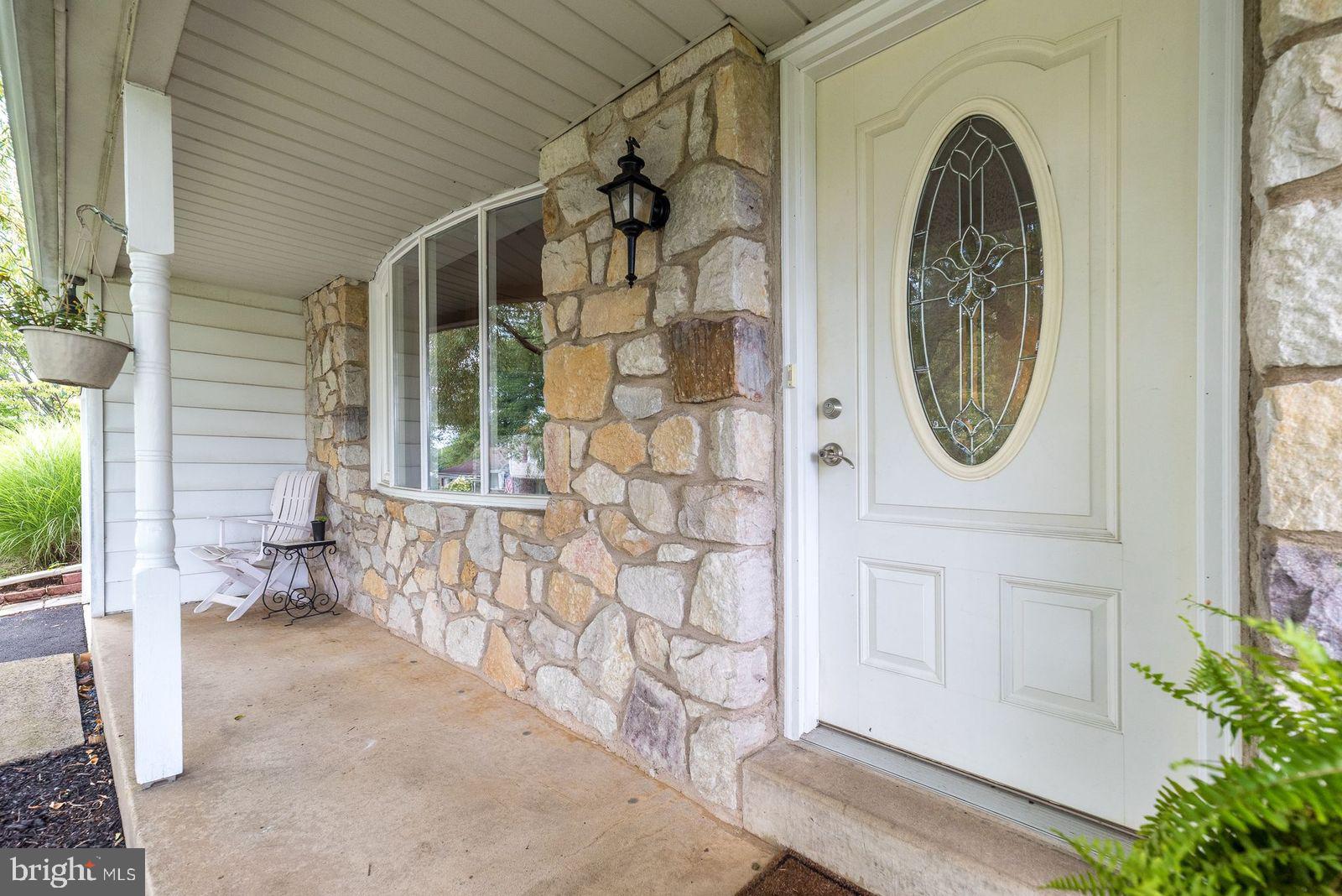 1331 CLOVER LANE