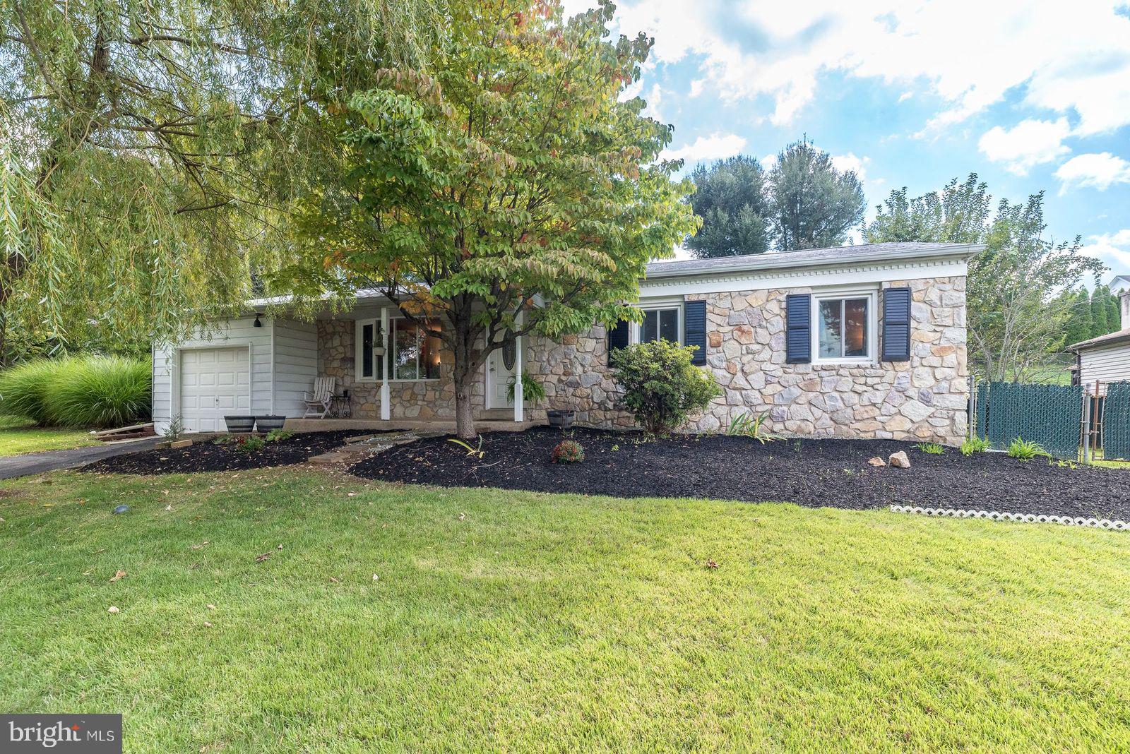 1331 CLOVER LANE