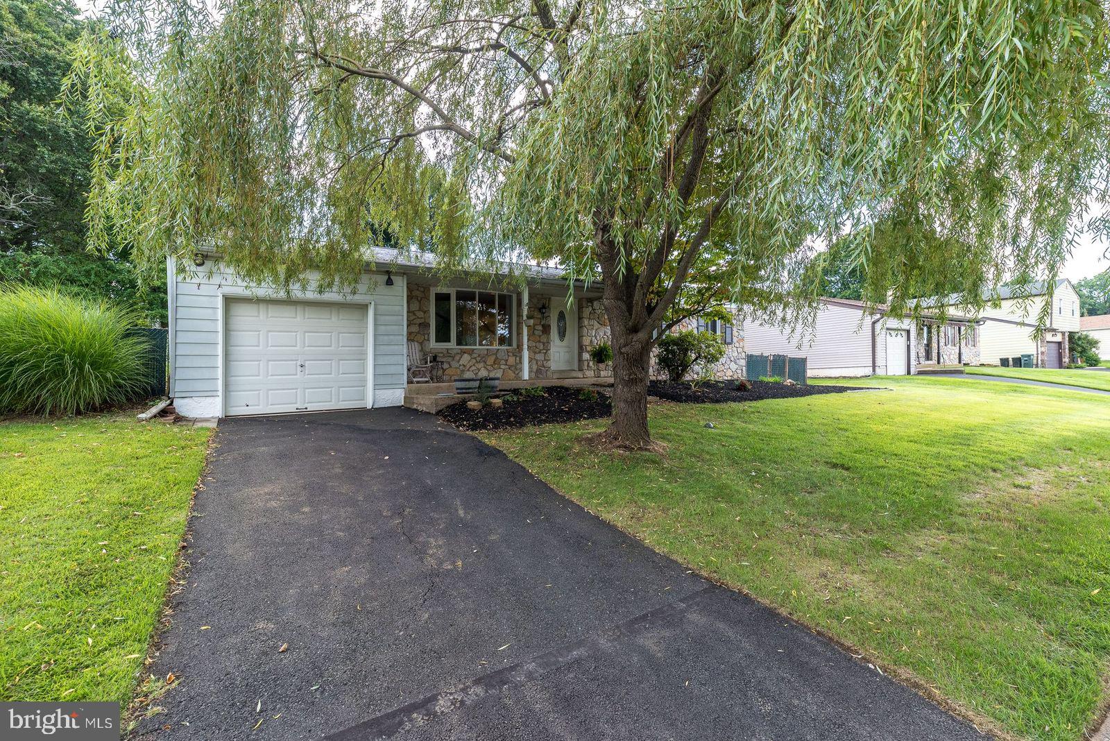 1331 CLOVER LANE