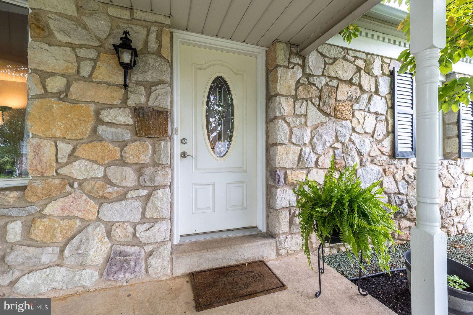 1331 CLOVER LANE