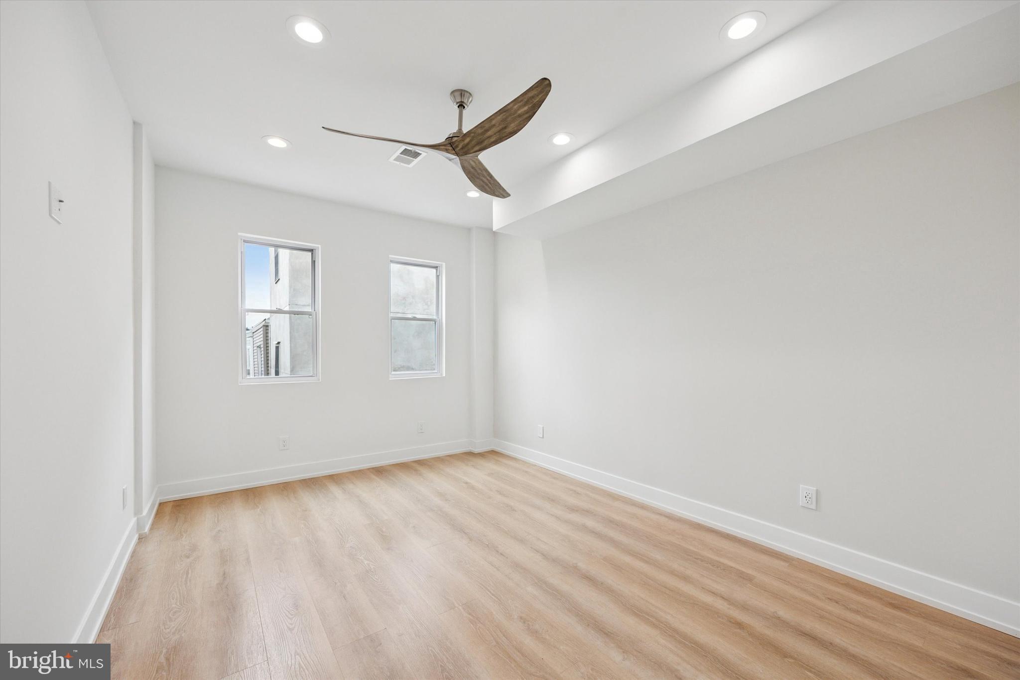 POINT BREEZE - Residential