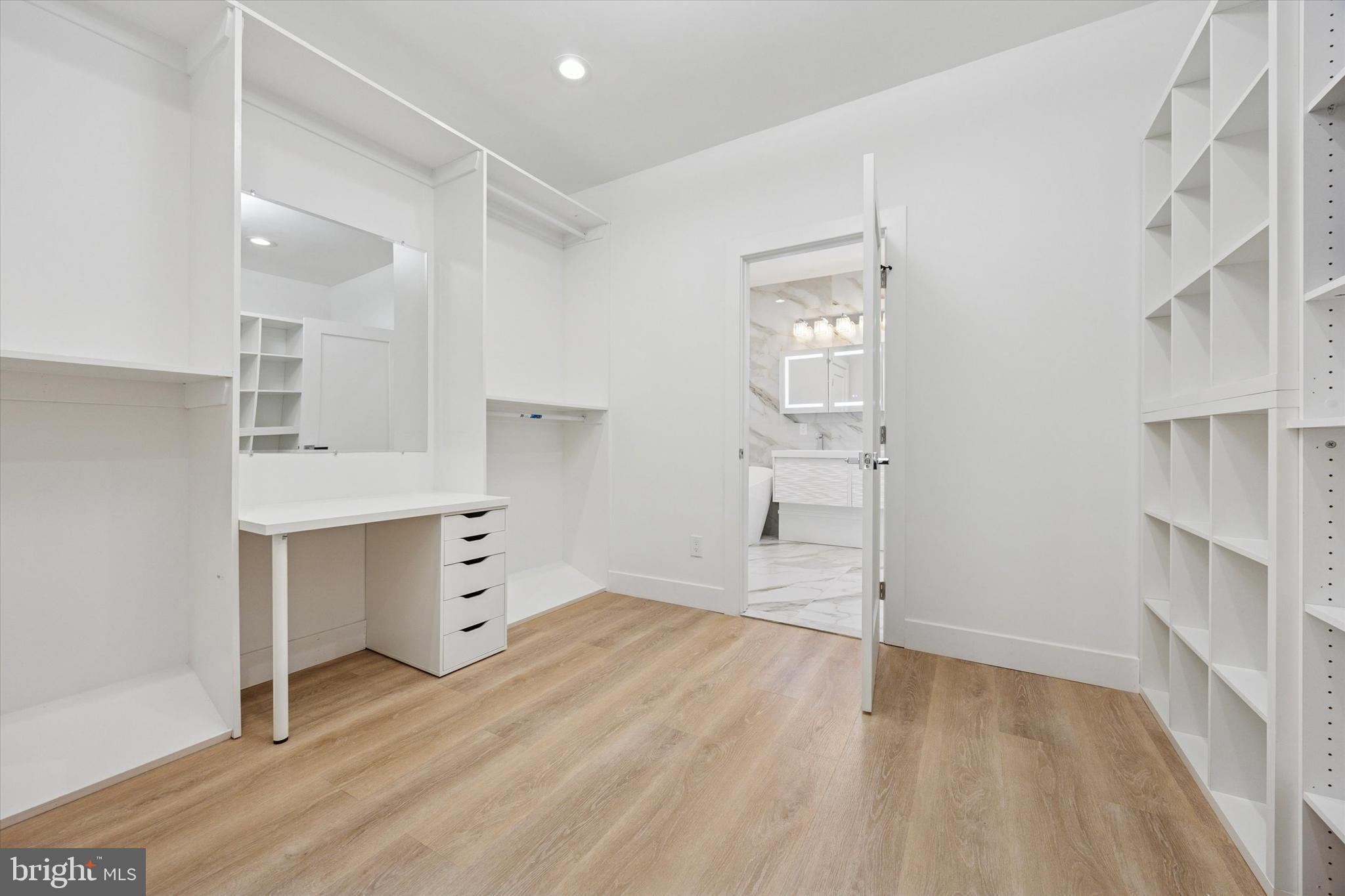 POINT BREEZE - Residential