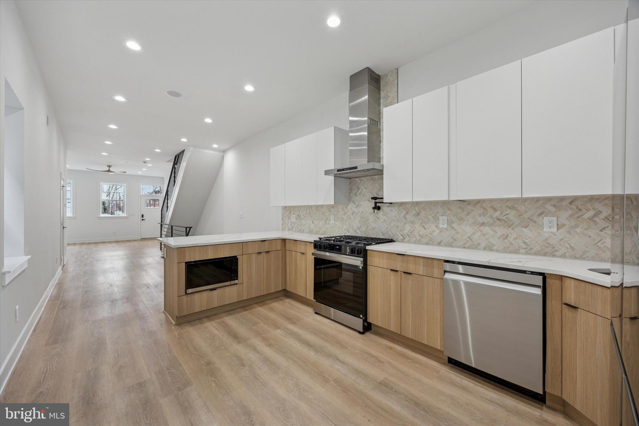 POINT BREEZE - Residential