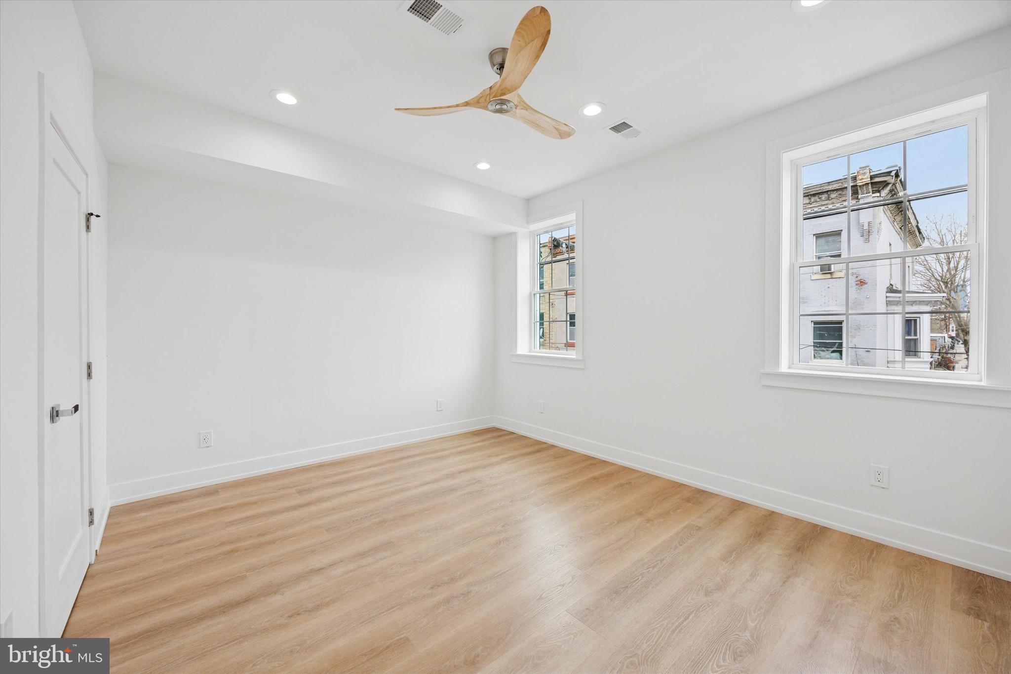 POINT BREEZE - Residential