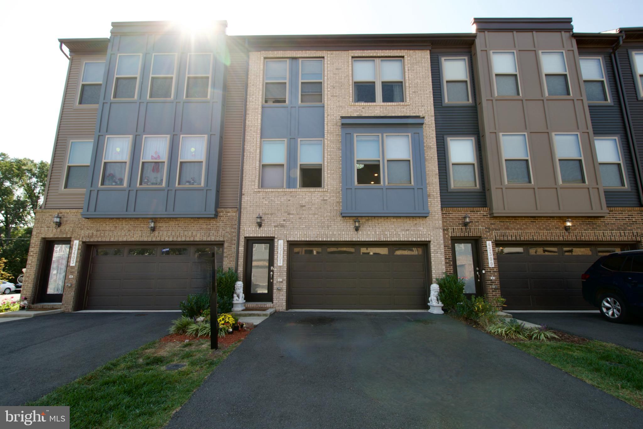 45401 DAVENO SQUARE