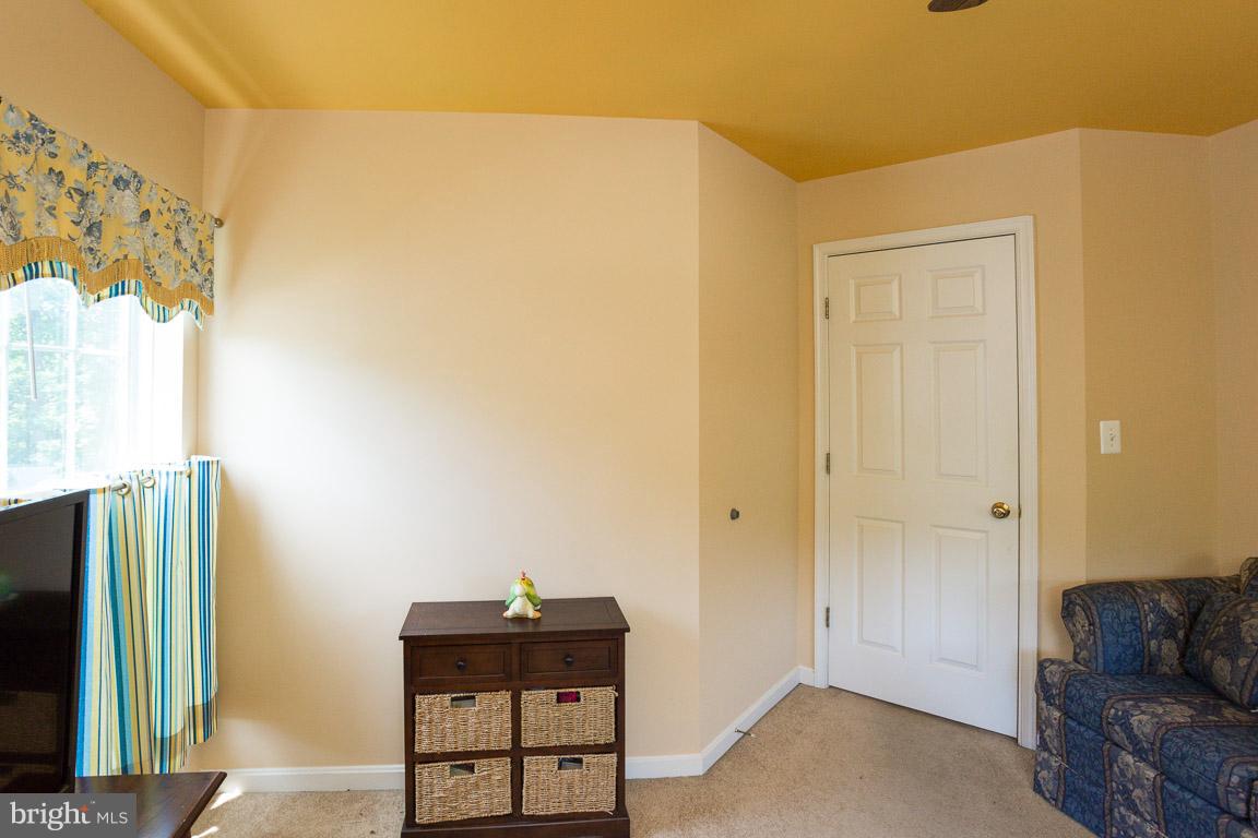 FOX RUN ESTATES - Residential