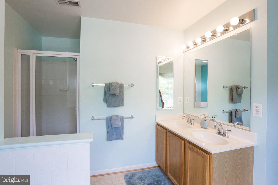 FOX RUN ESTATES - Residential