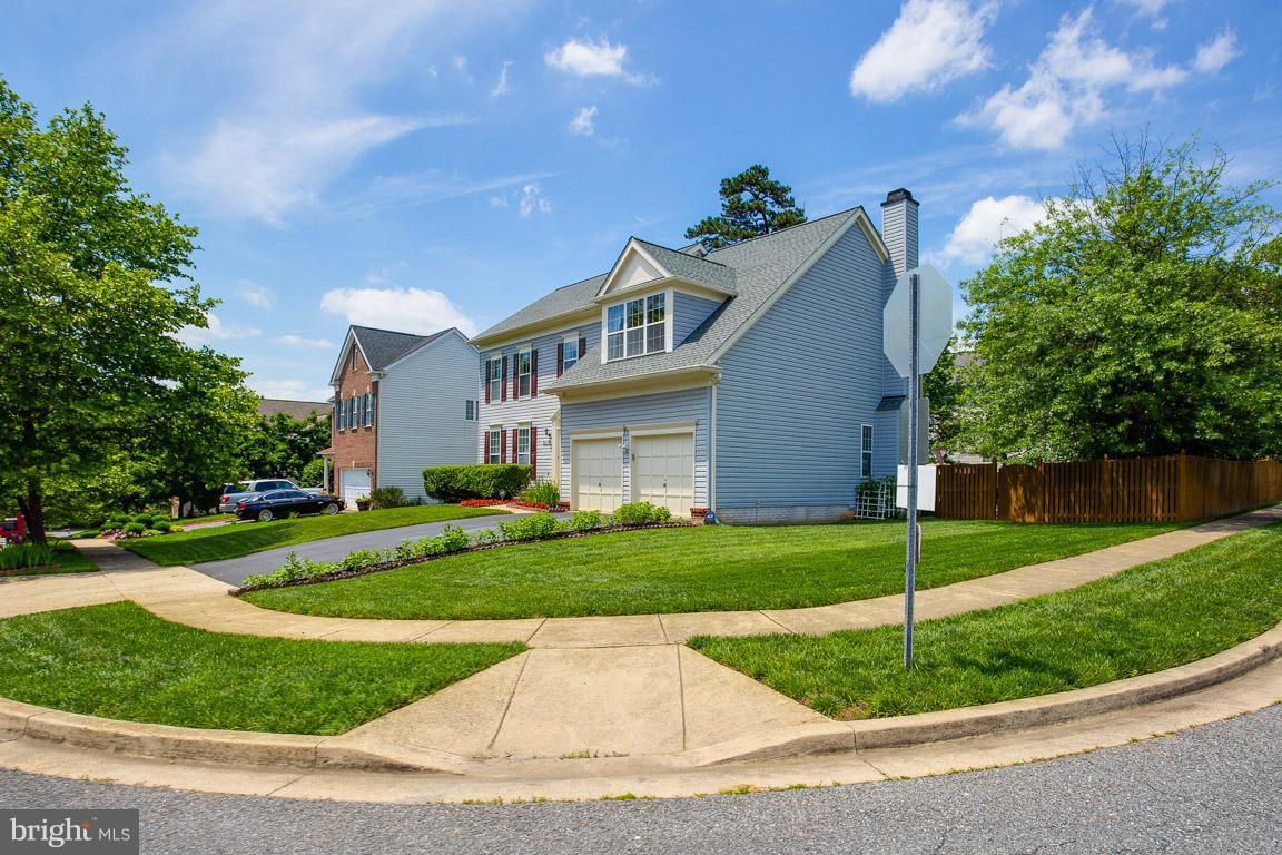 FOX RUN ESTATES - Residential