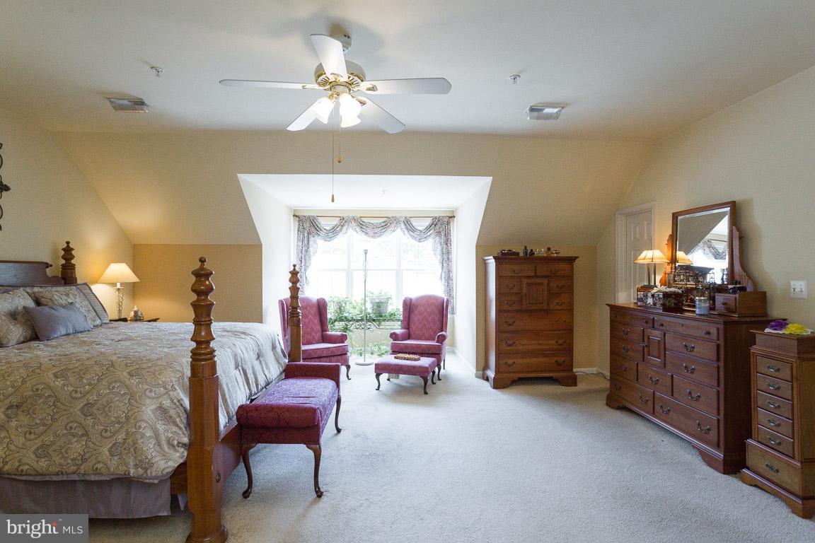 FOX RUN ESTATES - Residential