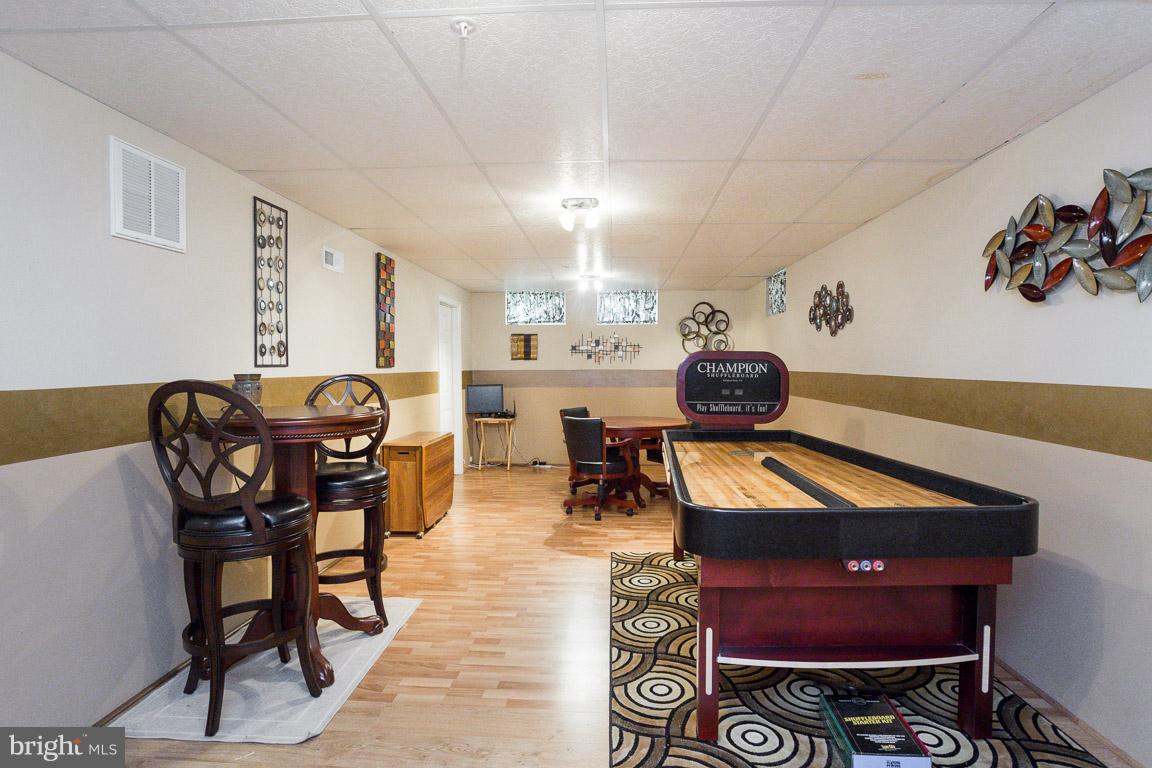 FOX RUN ESTATES - Residential