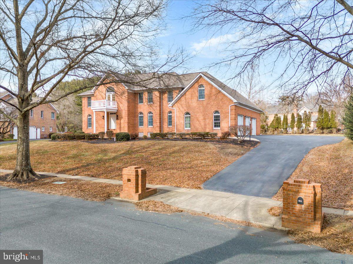 1012 GLENANGUS DRIVE