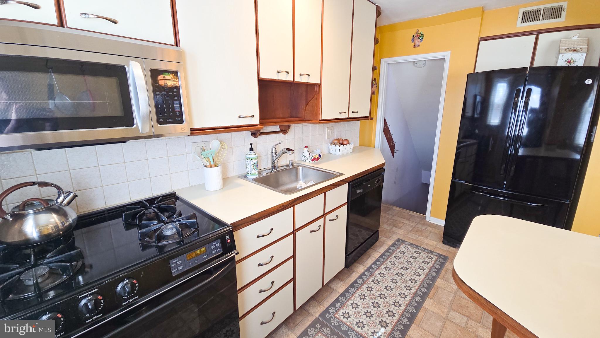 COUNTRY RIDGE - Residential