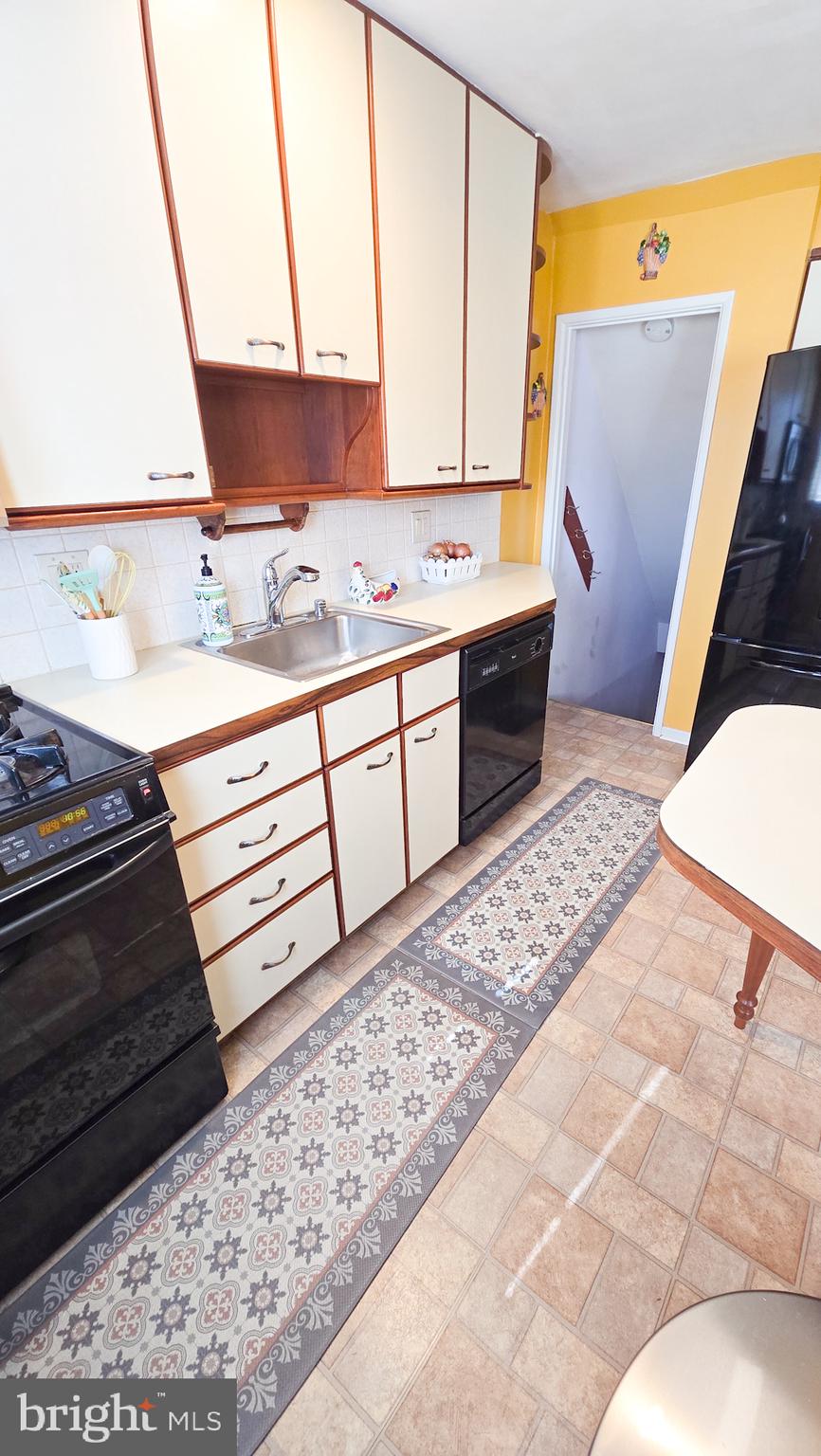 COUNTRY RIDGE - Residential