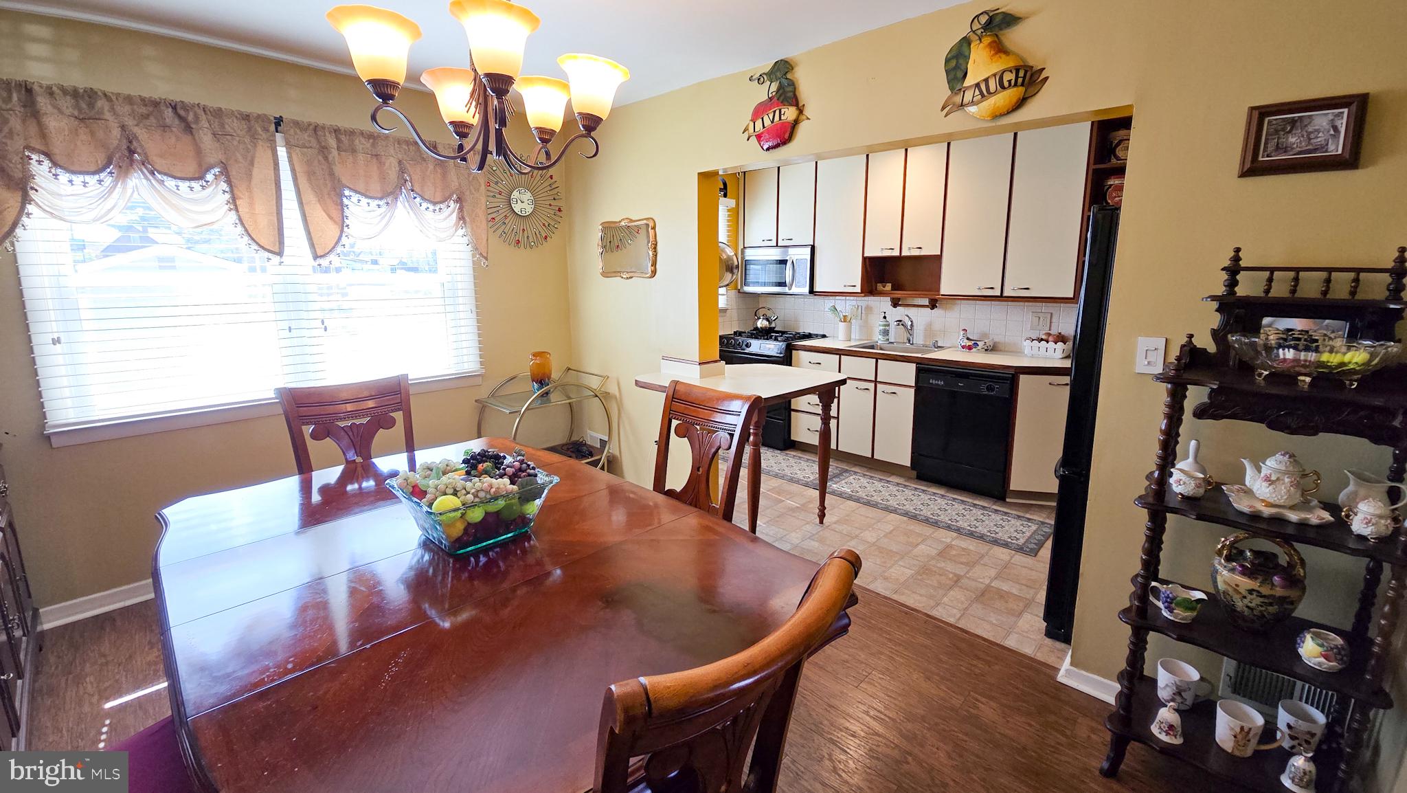 COUNTRY RIDGE - Residential