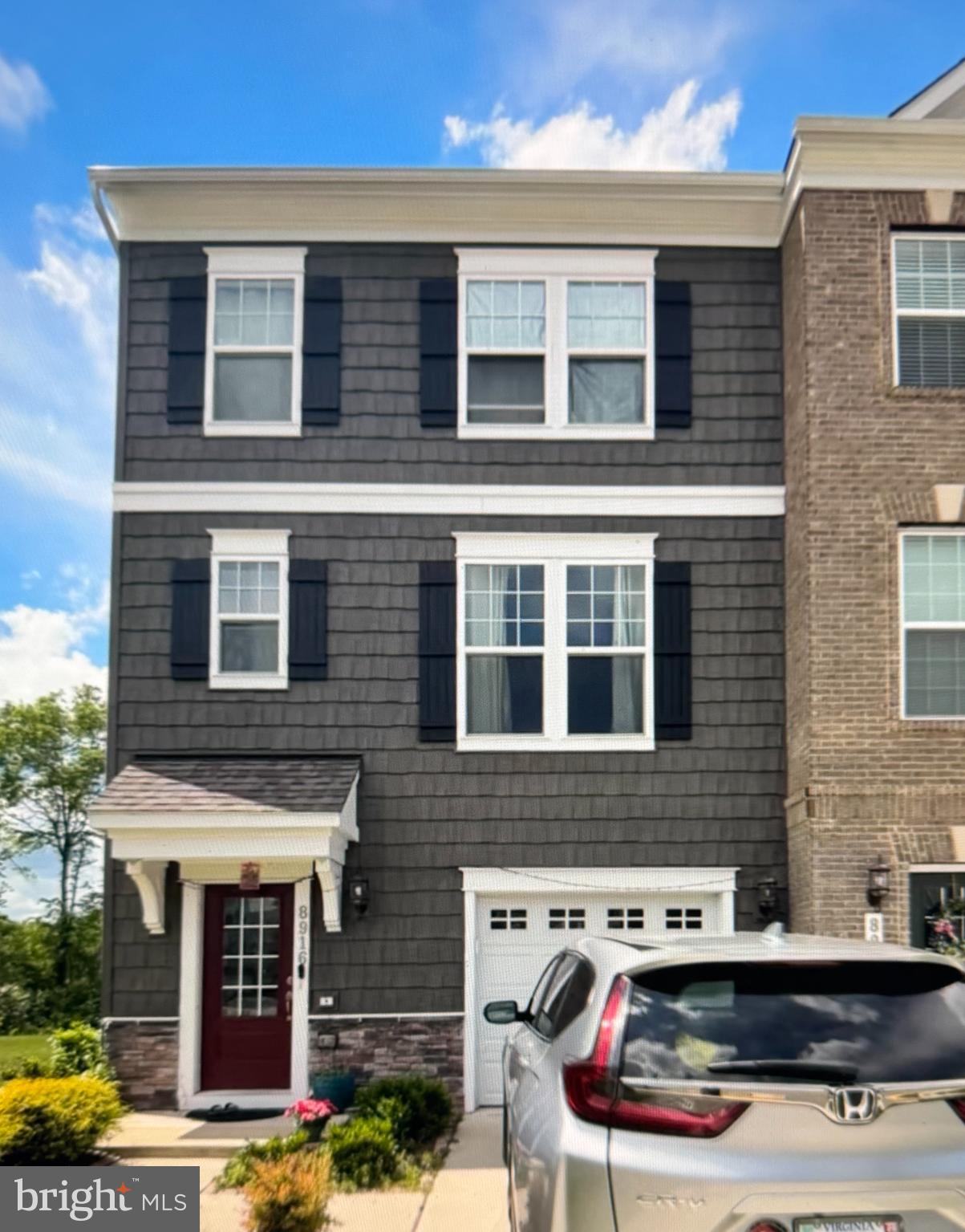 BRADLEY SQUARE - Residential