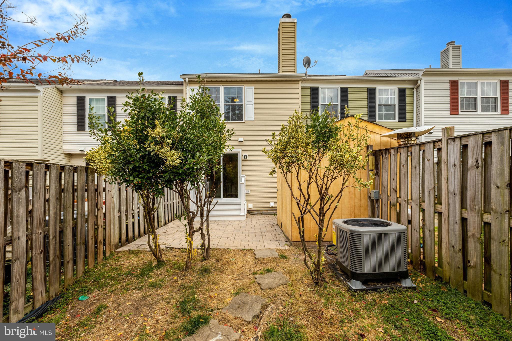 COUNTRYSIDE - Residential