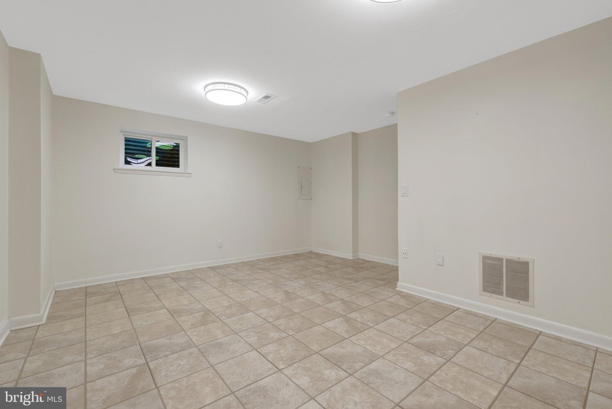 COUNTRYSIDE - Residential