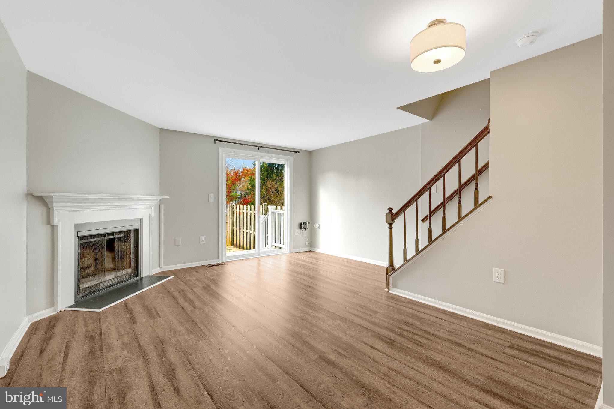 COUNTRYSIDE - Residential