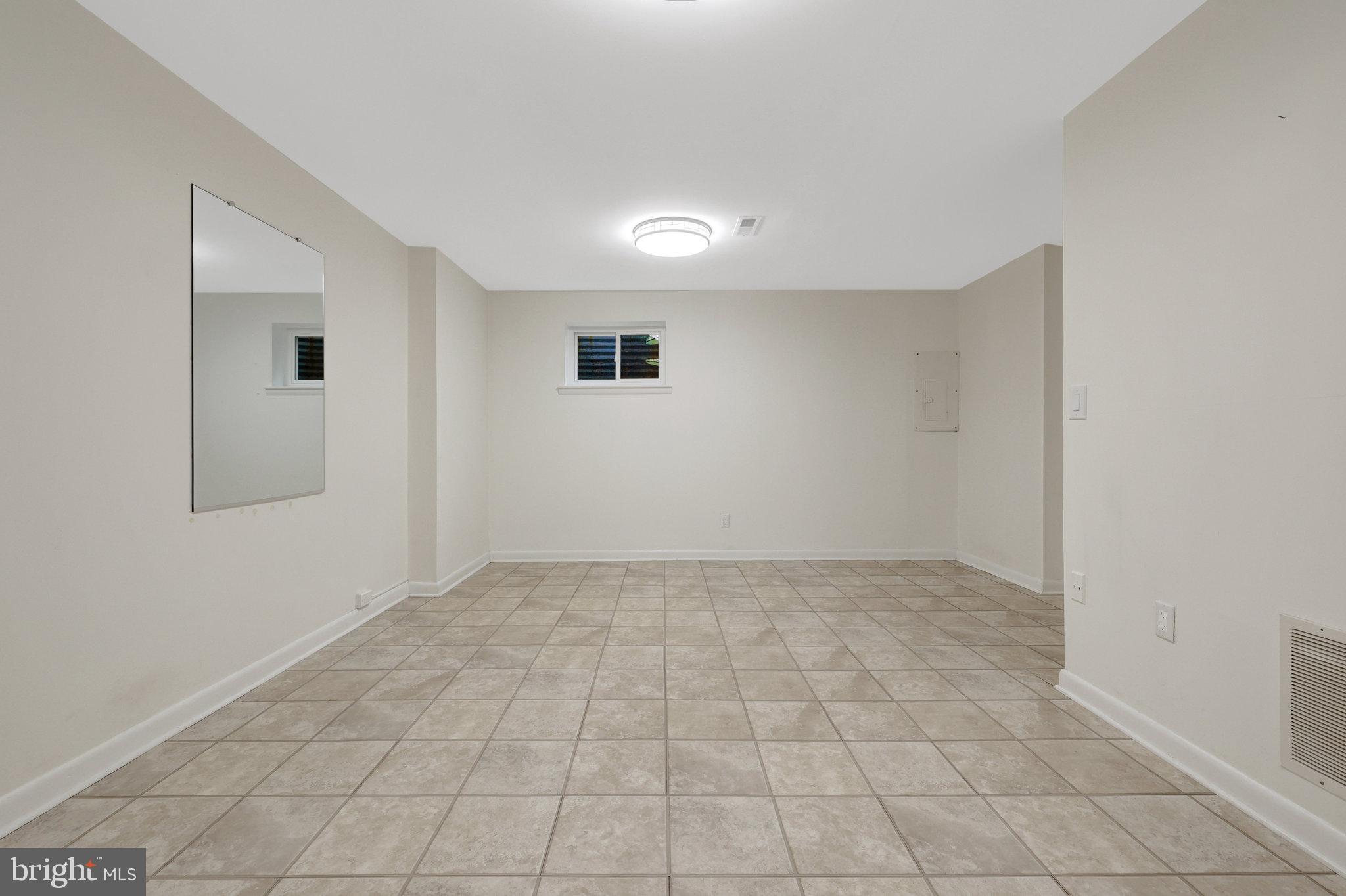 COUNTRYSIDE - Residential