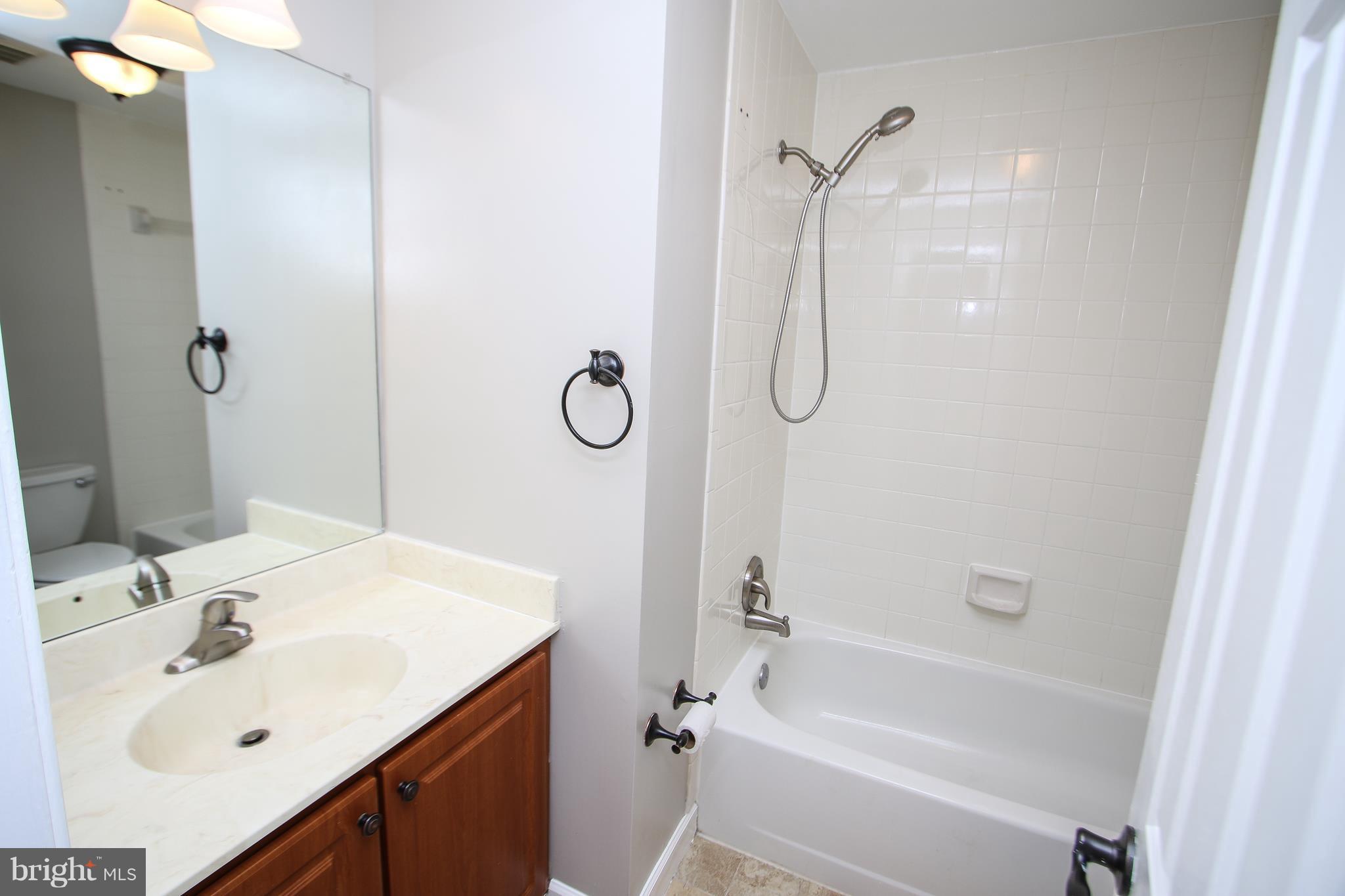 FOX MILL ESTATES - Residential