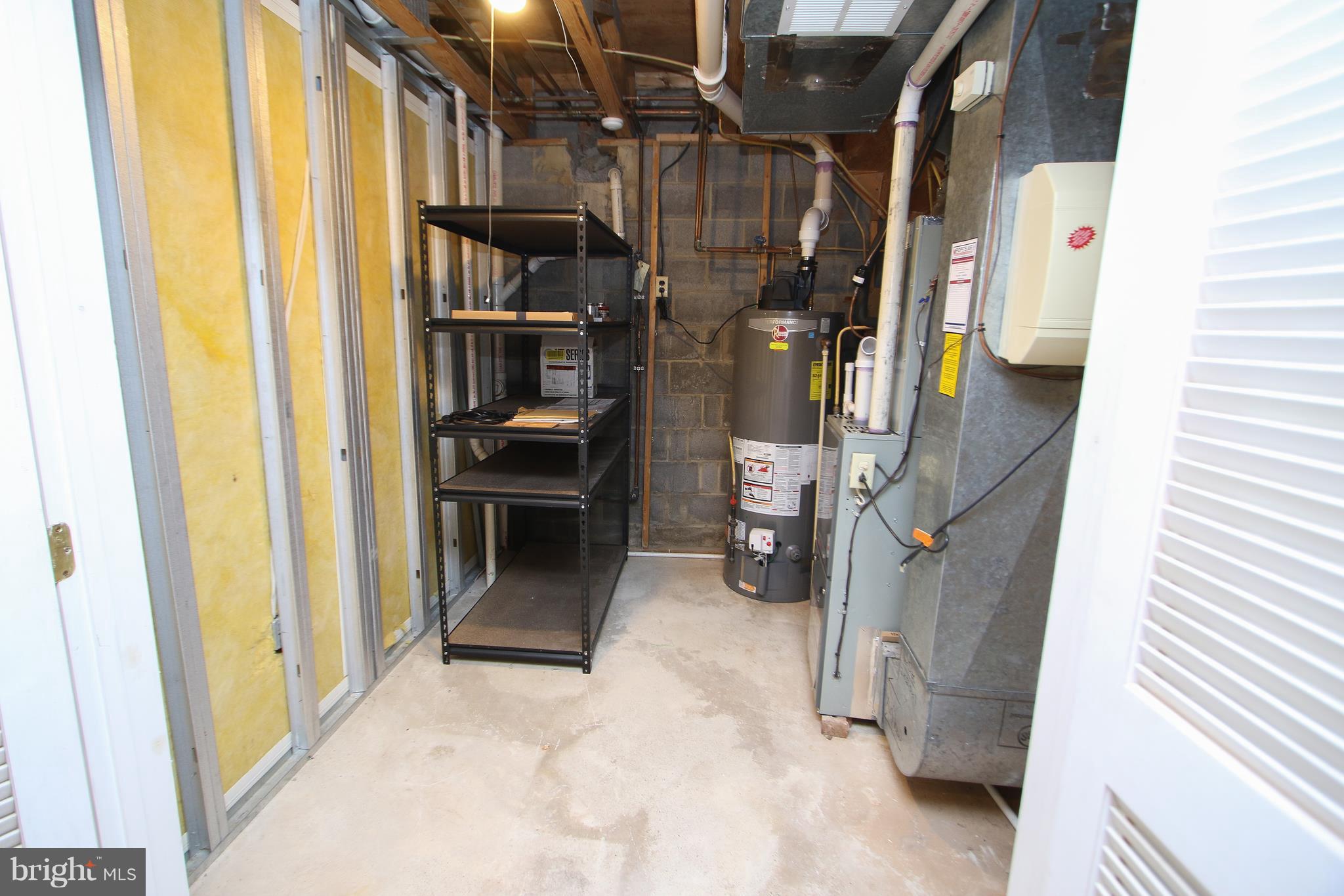 FOX MILL ESTATES - Residential