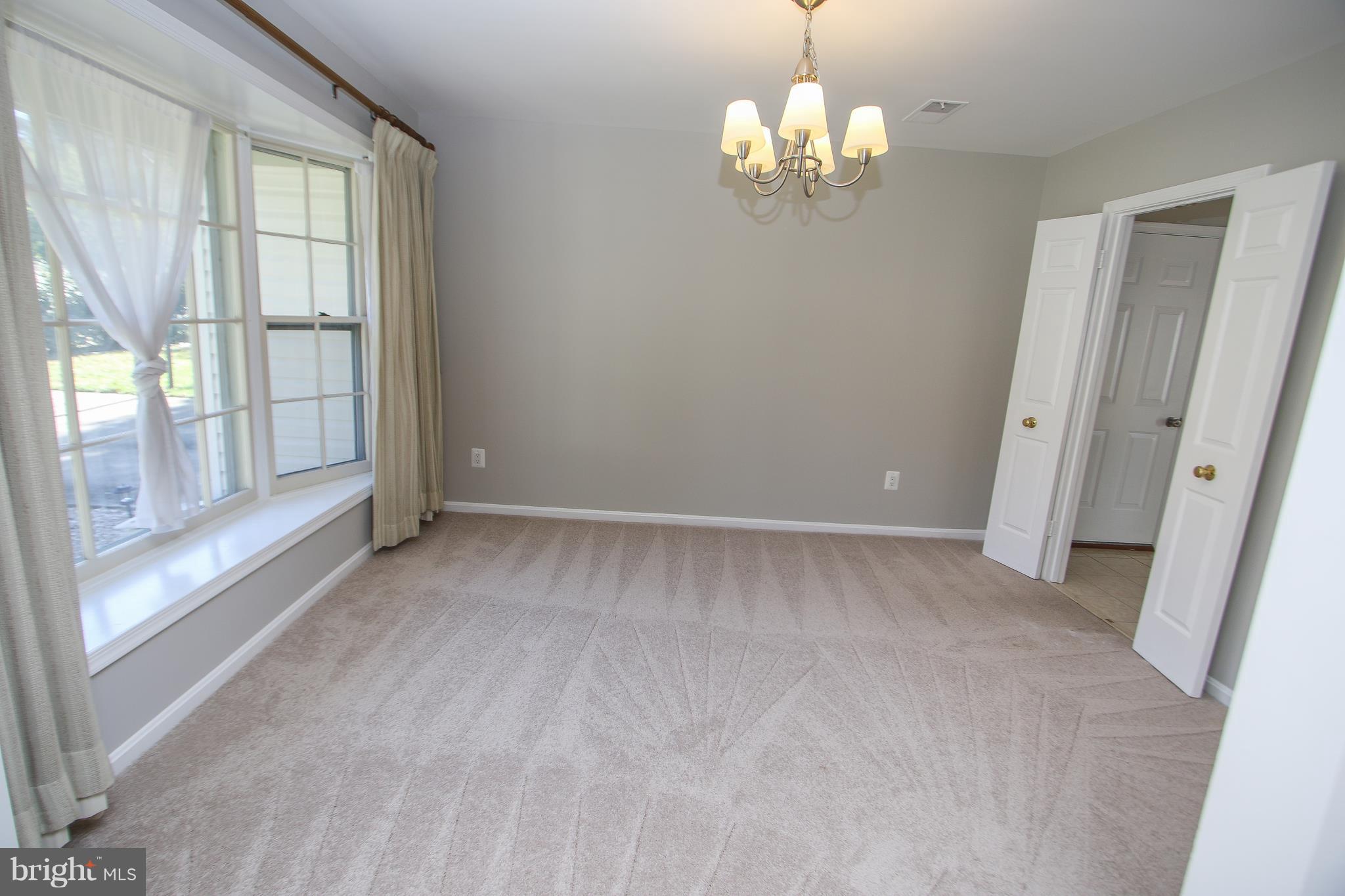 FOX MILL ESTATES - Residential