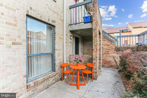 22 DUDLEY COURT BETHESDA MD 20814