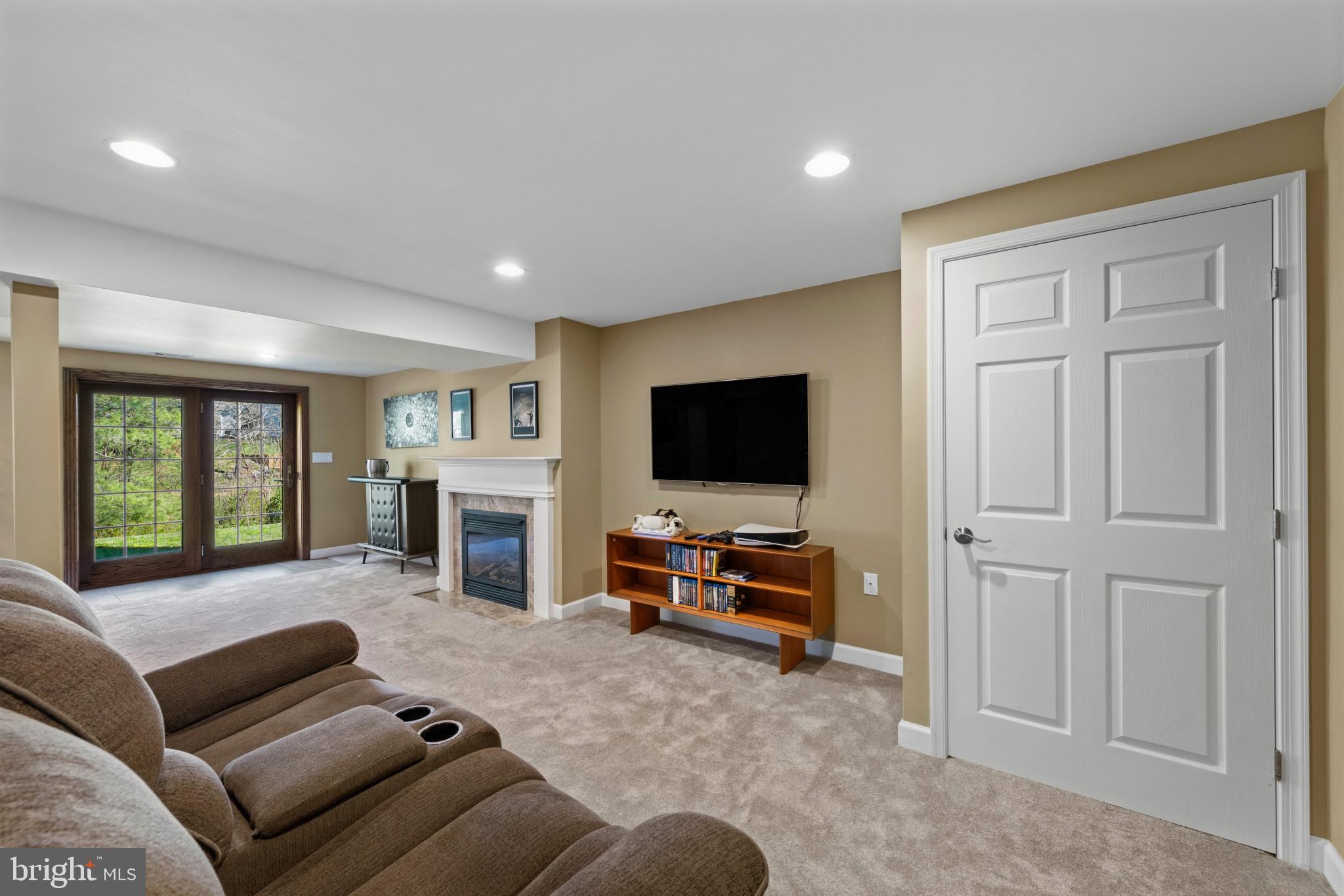 EAGLEVIEW ESTATES - Residential